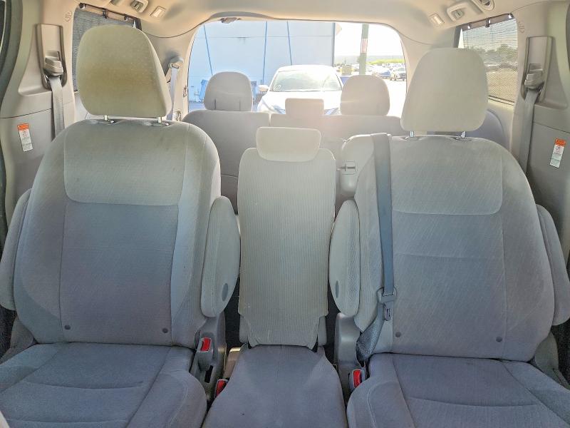 69599786 :رقم المزاد ، 5TDKK3DC1FS682479 vin ، 2015 Toyota Sienna مزاد بيع