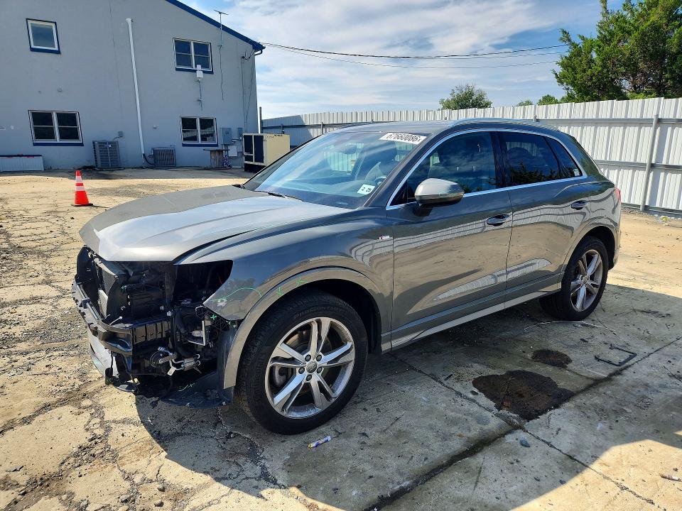 2020 Audi Q3 მანქანა იყიდება აუქციონზე, vin: WA1DECF38L1057917, აუქციონის ნომერი: 67660086