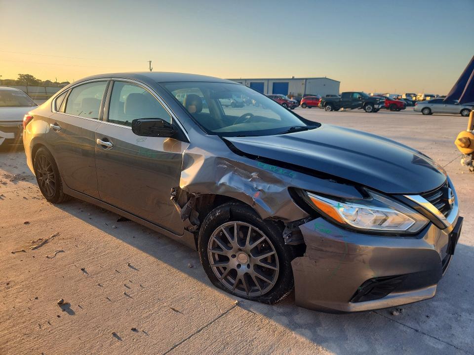 Продаж на аукціоні авто 2016 Nissan Altima, vin: 1N4AL3AP8GC137176, номер лоту: 68410966
