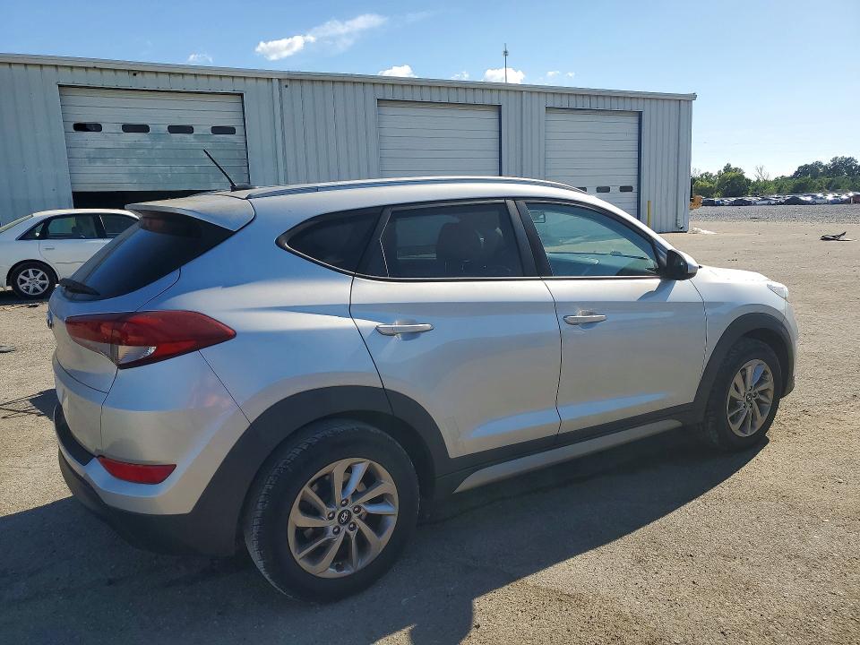 68155346 :رقم المزاد ، KM8J33A44HU329511 vin ، 2017 Hyundai Tucson مزاد بيع