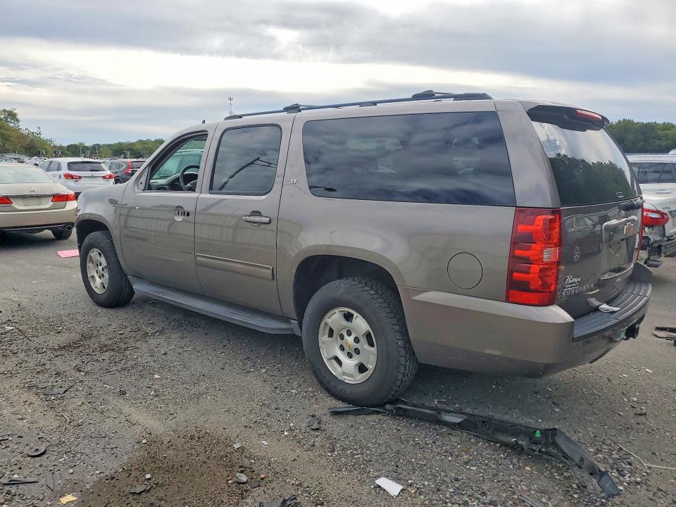 67966926 :رقم المزاد ، 1GNSCJE01ER186561 vin ، 2014 Chevrolet Suburban مزاد بيع