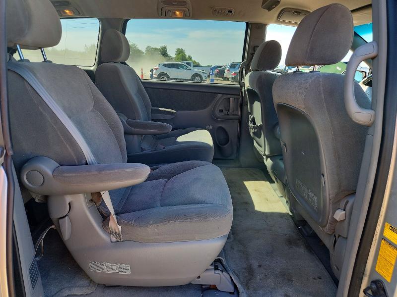 2004 Toyota Sienna მანქანა იყიდება აუქციონზე, vin: 5TDZA22C94S064743, აუქციონის ნომერი: 68672236