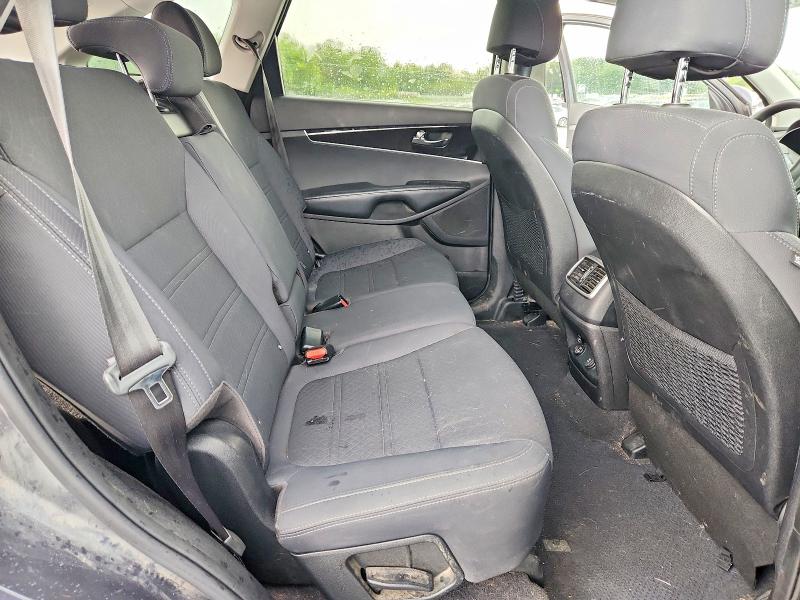 67045176 :رقم المزاد ، 5XYPGDA37HG258919 vin ، 2017 Kia Sorento مزاد بيع