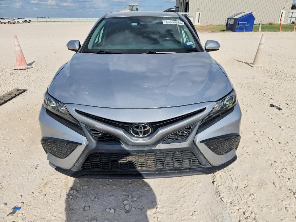 Продажа на аукционе авто 2021 Toyota Camry, vin: 4T1G11AK6MU560956, номер лота: 68888986
