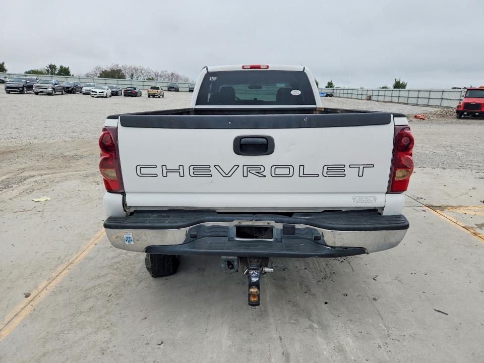 69575236 :رقم المزاد ، 1GCHC29U73E218505 vin ، 2003 Chevrolet Silverado مزاد بيع