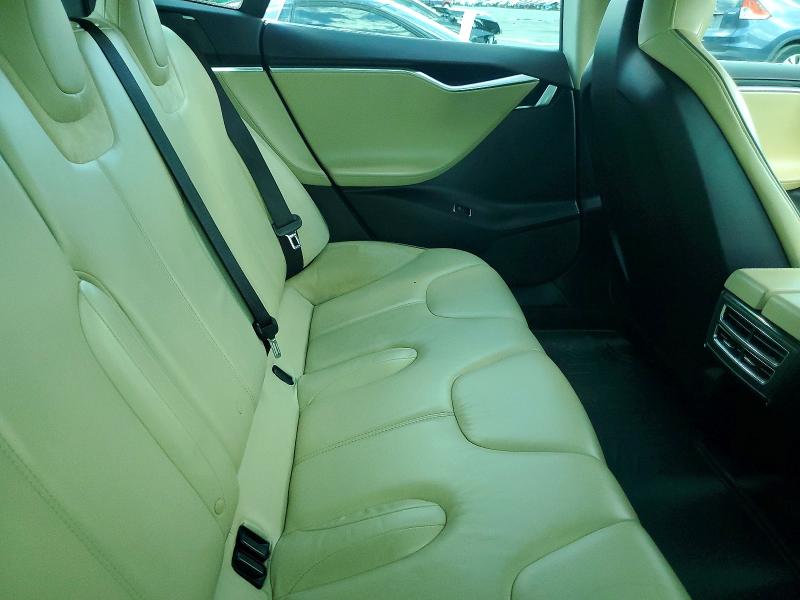 67532736 :رقم المزاد ، 5YJSA1DP0DFP06976 vin ، 2013 Tesla Model S مزاد بيع