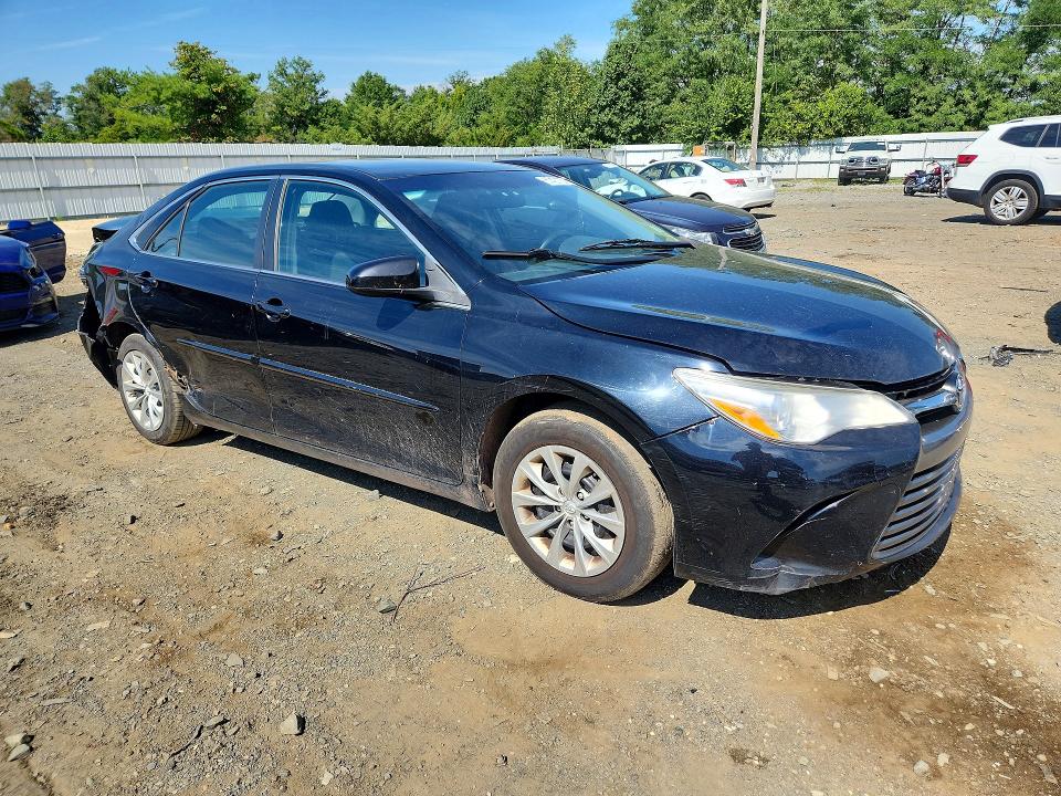 67427756 :رقم المزاد ، 4T1BF1FK7HU788264 vin ، 2017 Toyota Camry مزاد بيع