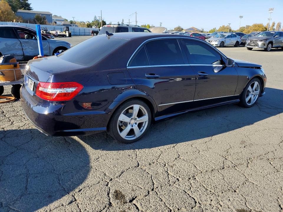 68403076 :رقم المزاد ، WDDHF5GB4BA387256 vin ، 2011 Mercedes-benz E مزاد بيع