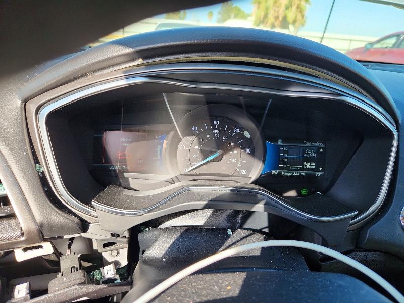 70702566 :رقم المزاد ، 3FA6P0UUXJR227125 vin ، 2018 Ford Fusion مزاد بيع