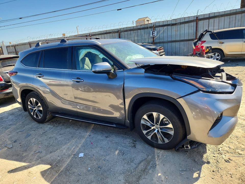 68302346 :رقم المزاد ، 5TDKBRCH9SS665794 vin ، 2025 Toyota Highlander Hybrid مزاد بيع