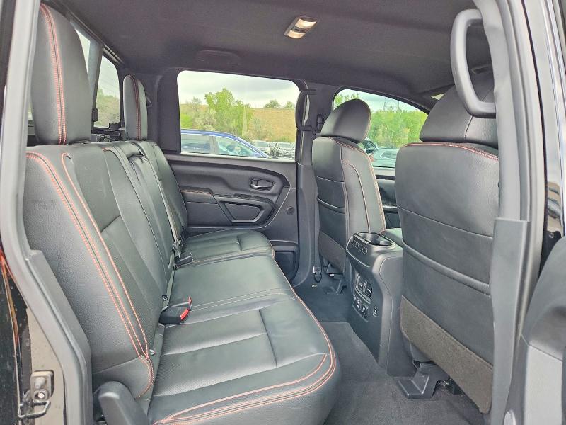 70004976 :رقم المزاد ، 1N6AA1ED0MN525925 vin ، 2021 Nissan Titan مزاد بيع