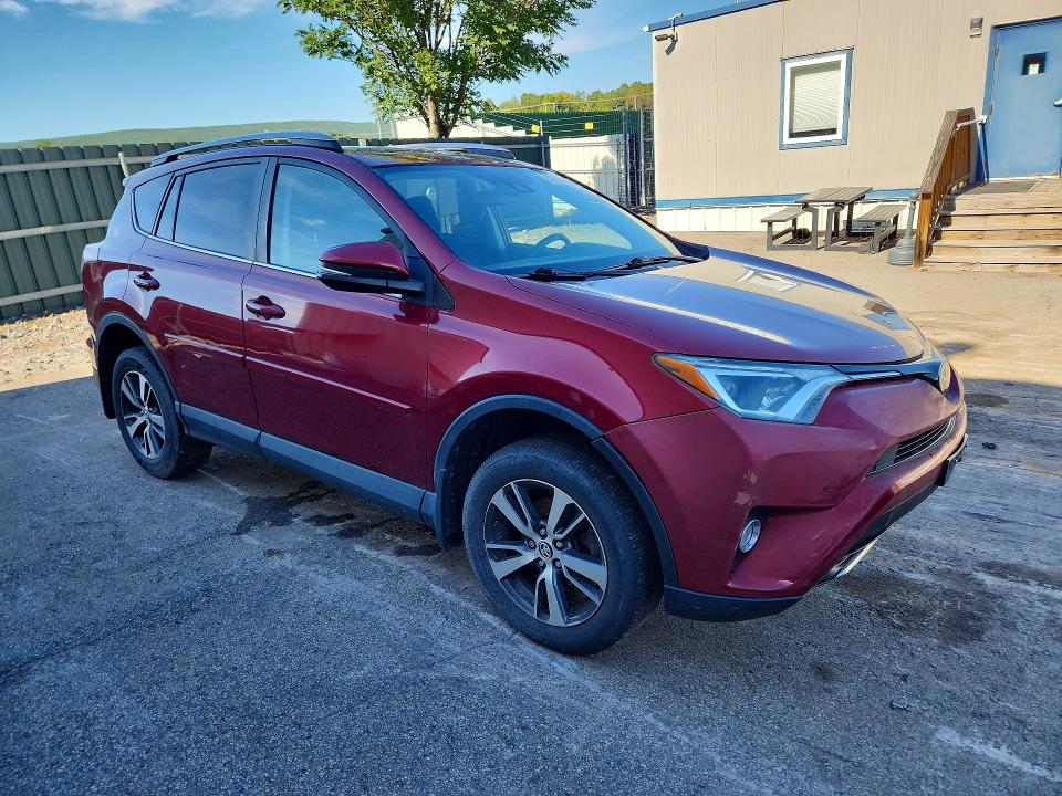 67608176 :رقم المزاد ، 2T3RFREVXJW732437 vin ، 2018 Toyota Rav4 مزاد بيع