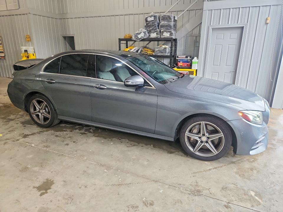 69573646 :رقم المزاد ، WDDZF4KB3HA049975 vin ، 2017 Mercedes-benz E مزاد بيع