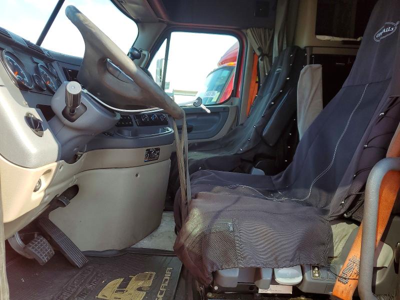 2016 Freightliner Cascadia 125 მანქანა იყიდება აუქციონზე, vin: 3AKJGLDR4GSGT9551, აუქციონის ნომერი: 67849086