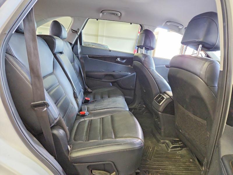 2017 Kia Sorento მანქანა იყიდება აუქციონზე, vin: 5XYPHDA51HG238390, აუქციონის ნომერი: 69746226