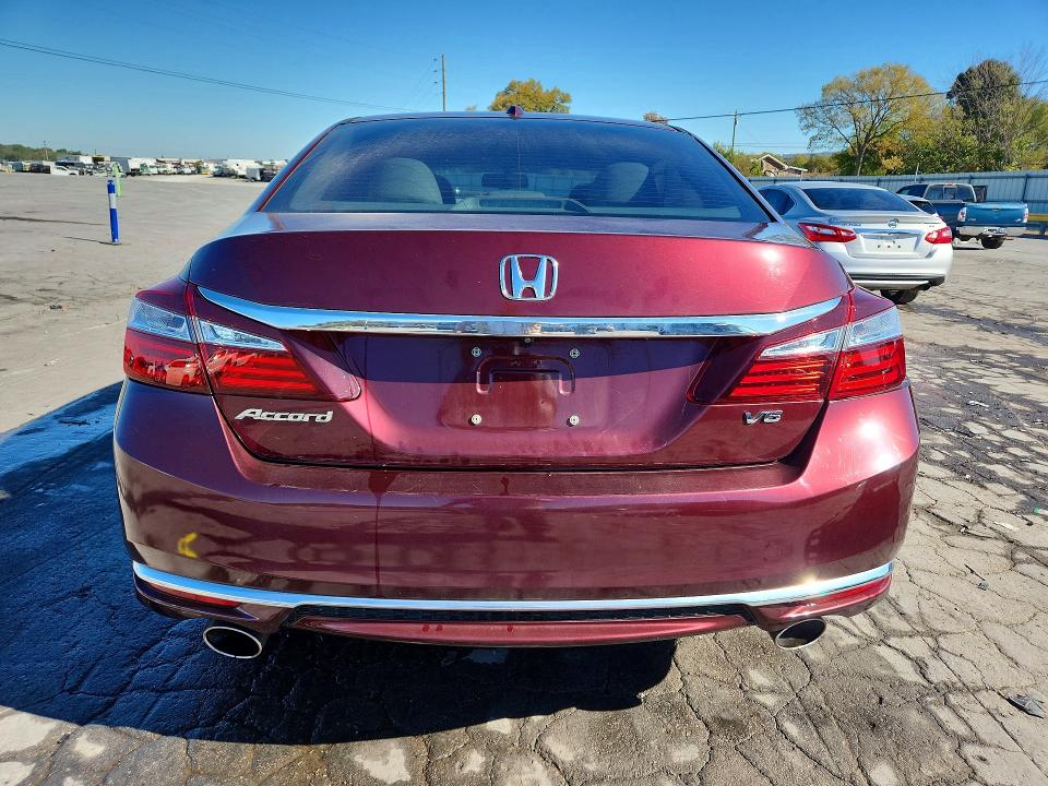 Продажа на аукционе авто 2017 Honda Accord, vin: 1HGCR3F80HA010987, номер лота: 70953586