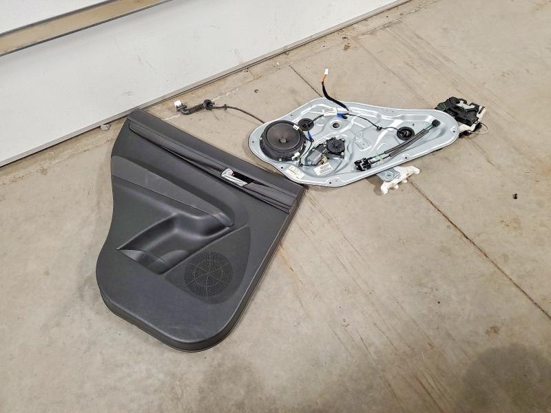 2013 Kia Sorento მანქანა იყიდება აუქციონზე, vin: 5XYKT3A64DG397264, აუქციონის ნომერი: 70448636