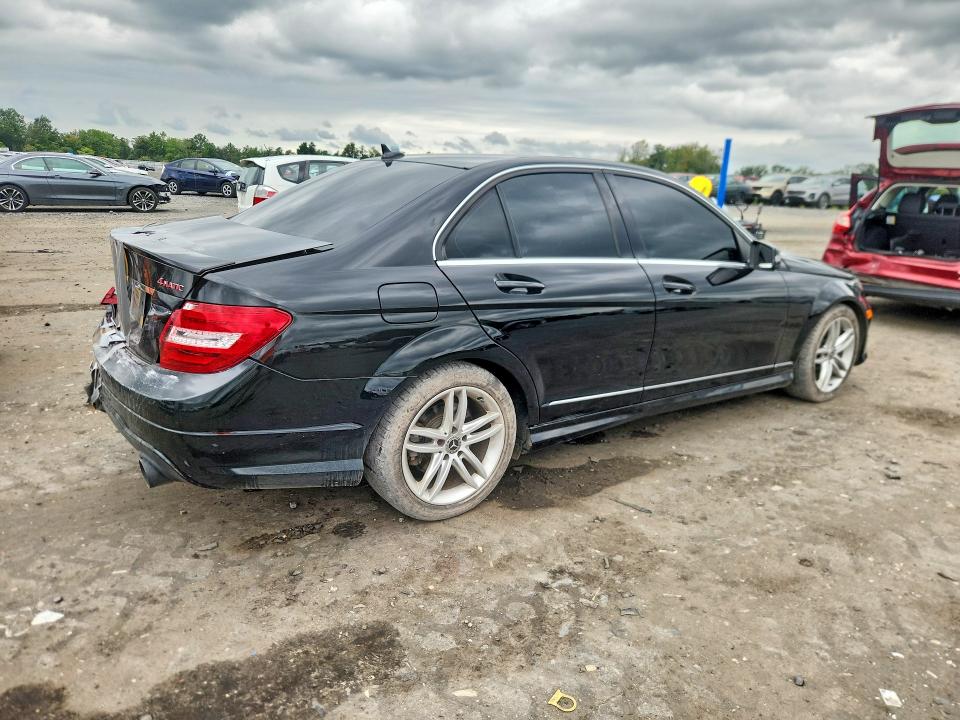 2013 Mercedes-benz C მანქანა იყიდება აუქციონზე, vin: WDDGF8AB0DR301550, აუქციონის ნომერი: 68530626