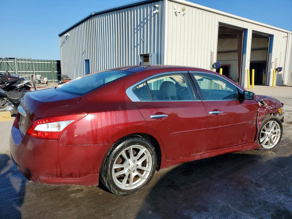 67451126 :رقم المزاد ، 1N4AA5AP1BC801683 vin ، 2011 Nissan Maxima مزاد بيع