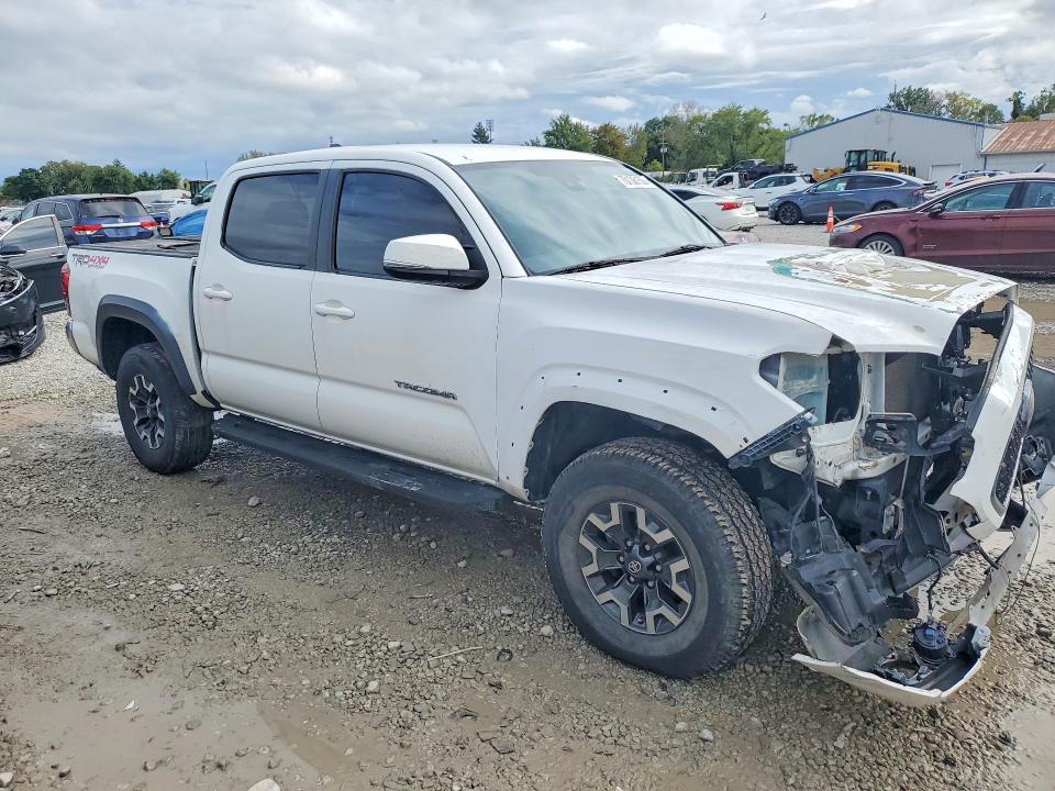 70136156 :رقم المزاد ، 3TMCZ5AN0JM123631 vin ، 2018 Toyota Tacoma مزاد بيع