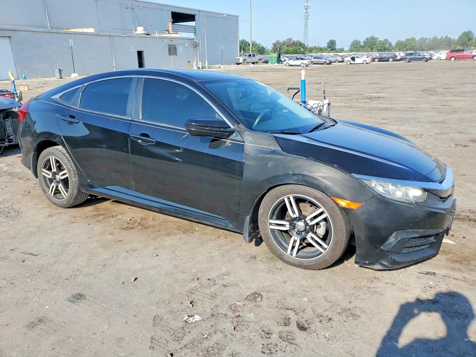 67606476 :رقم المزاد ، 2HGFC2F54JH544905 vin ، 2018 Honda Civic مزاد بيع