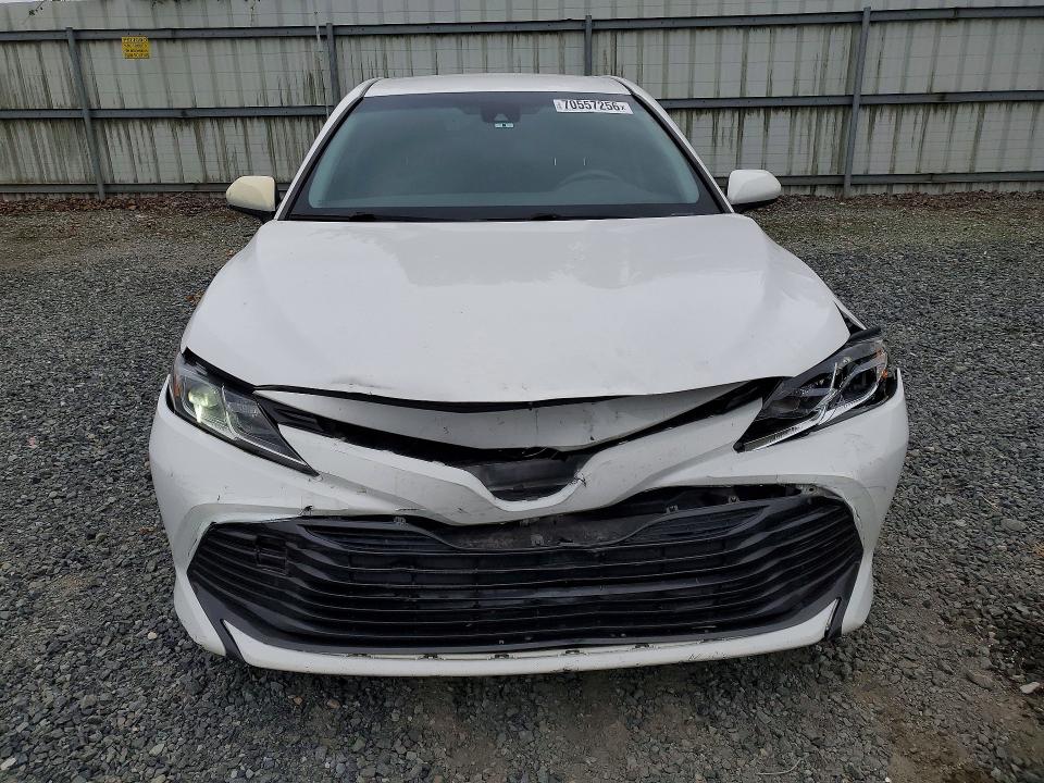Продаж на аукціоні авто 2018 Toyota Camry, vin: 4T1B11HK9JU626279, номер лоту: 70557256