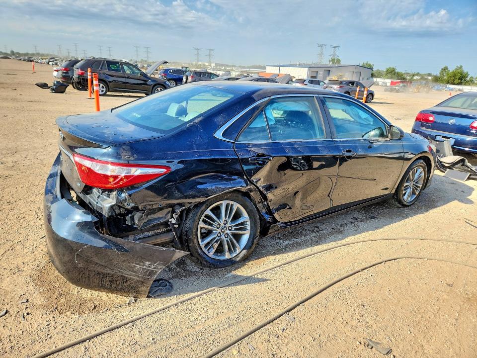 67394926 :رقم المزاد ، 4T1BF1FK4FU060706 vin ، 2015 Toyota Camry مزاد بيع