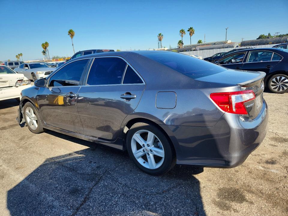 2014 Toyota Camry მანქანა იყიდება აუქციონზე, vin: 4T1BF1FK4EU812077, აუქციონის ნომერი: 68617416