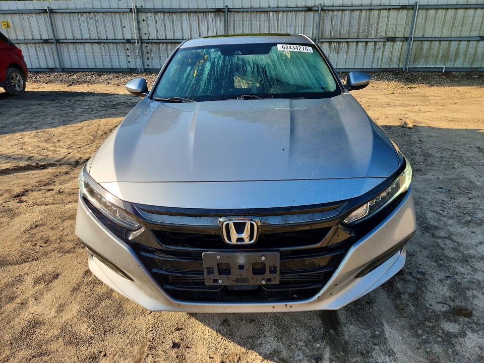 Продажа на аукционе авто 2018 Honda Accord, vin: 1HGCV1F67JA113828, номер лота: 68434276