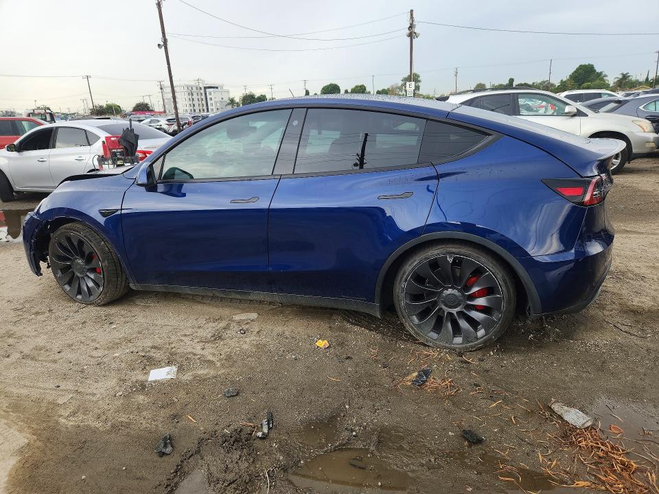 68063716 :رقم المزاد ، 7SAYGDEF0NF345494 vin ، 2022 Tesla Model Y مزاد بيع