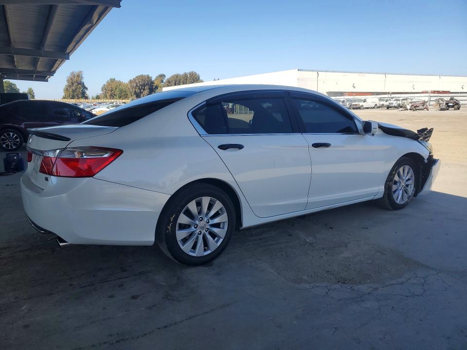 2015 Honda Accord მანქანა იყიდება აუქციონზე, vin: 1HGCR2F77FA097043, აუქციონის ნომერი: 70841446