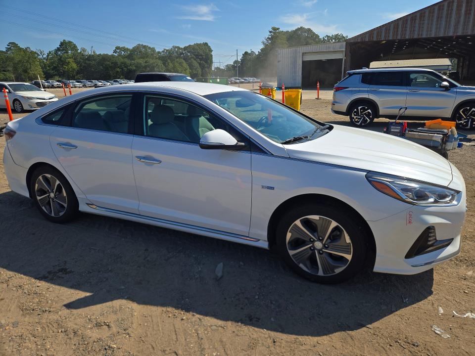 2019 Hyundai Sonata Plug-in Hybrid მანქანა იყიდება აუქციონზე, vin: KMHE54L22KA093723, აუქციონის ნომერი: 70425336