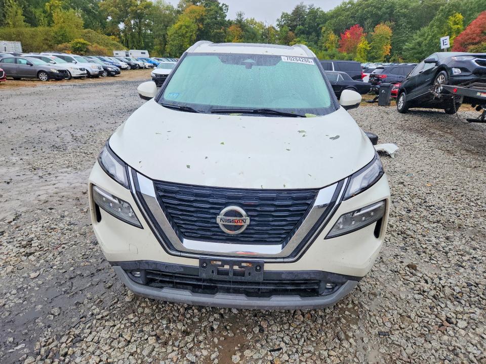 70284286 :رقم المزاد ، 5N1AT3CB4MC685825 vin ، 2021 Nissan Rogue مزاد بيع
