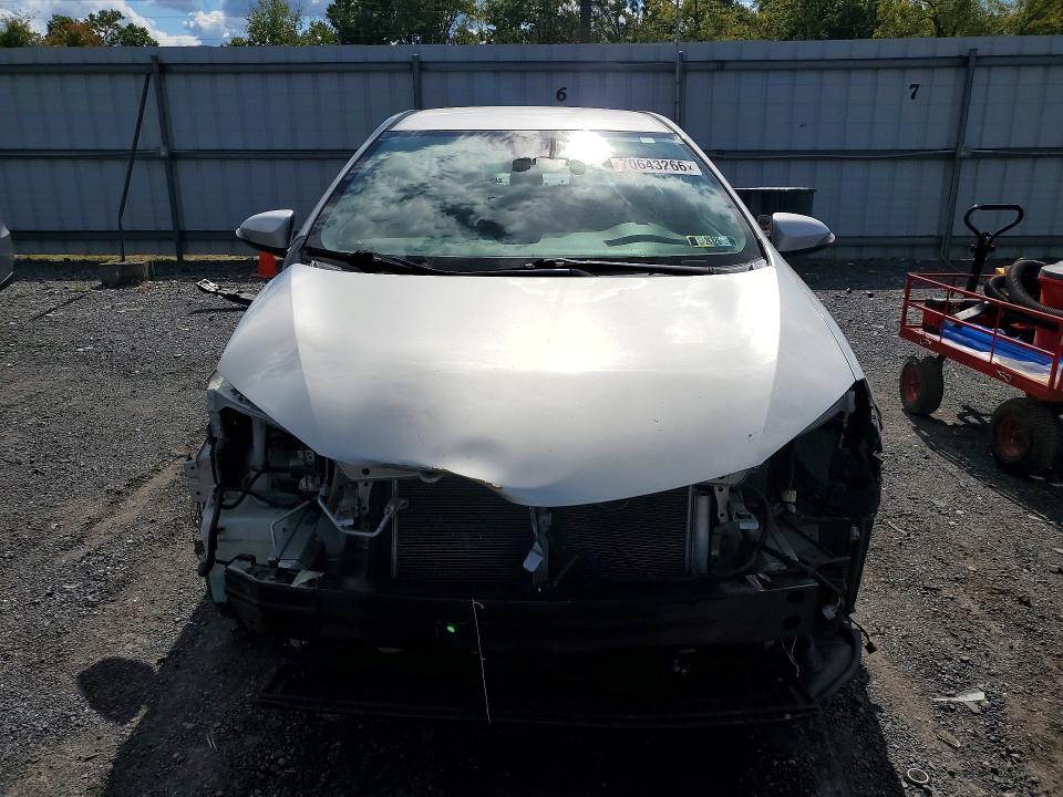 Продажа на аукционе авто 2018 Toyota Corolla, vin: 5YFBURHE2JP808777, номер лота: 70643266