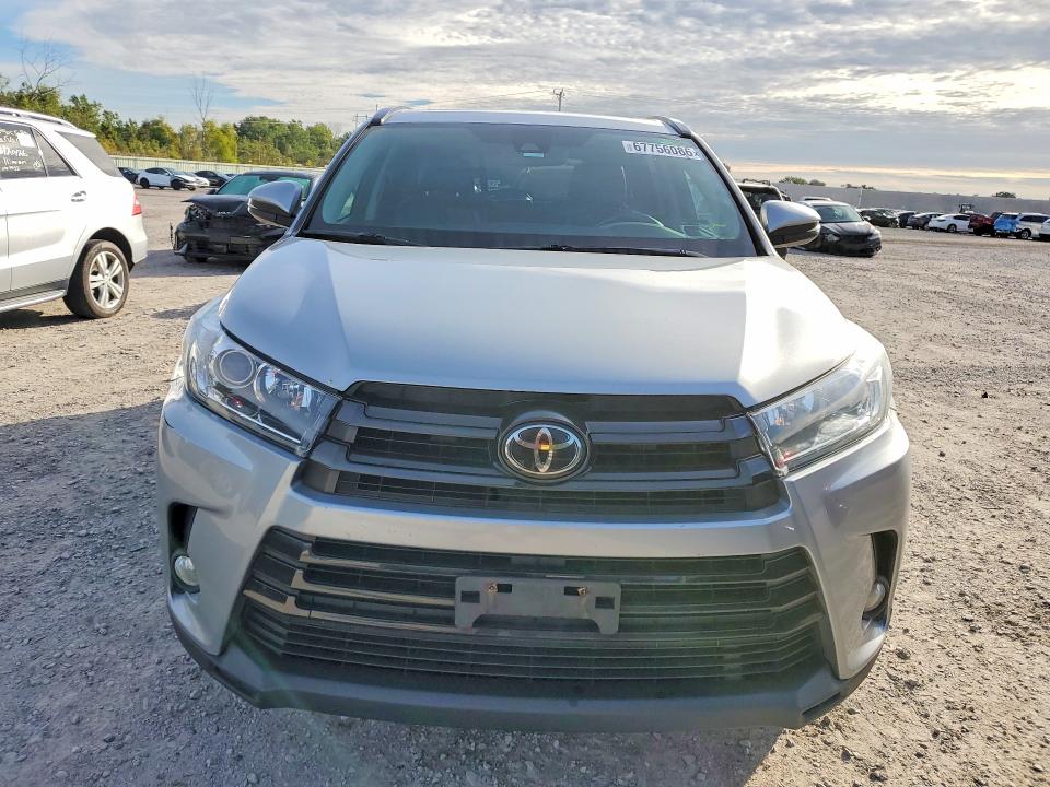 67756086 :رقم المزاد ، 5TDJZRFHXHS470783 vin ، 2017 Toyota Highlander مزاد بيع
