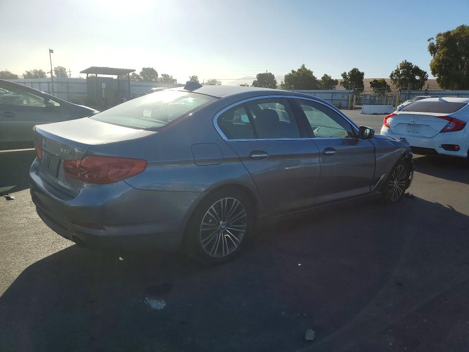 70361086 :رقم المزاد ، WBAJA5C55JWA57301 vin ، 2018 Bmw 530 مزاد بيع