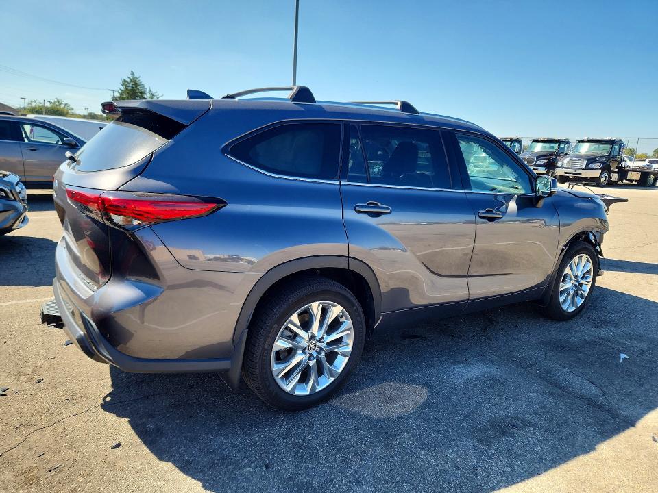 Продажа на аукционе авто 2021 Toyota Highlander, vin: 5TDDZRBH9MS069819, номер лота: 70304106