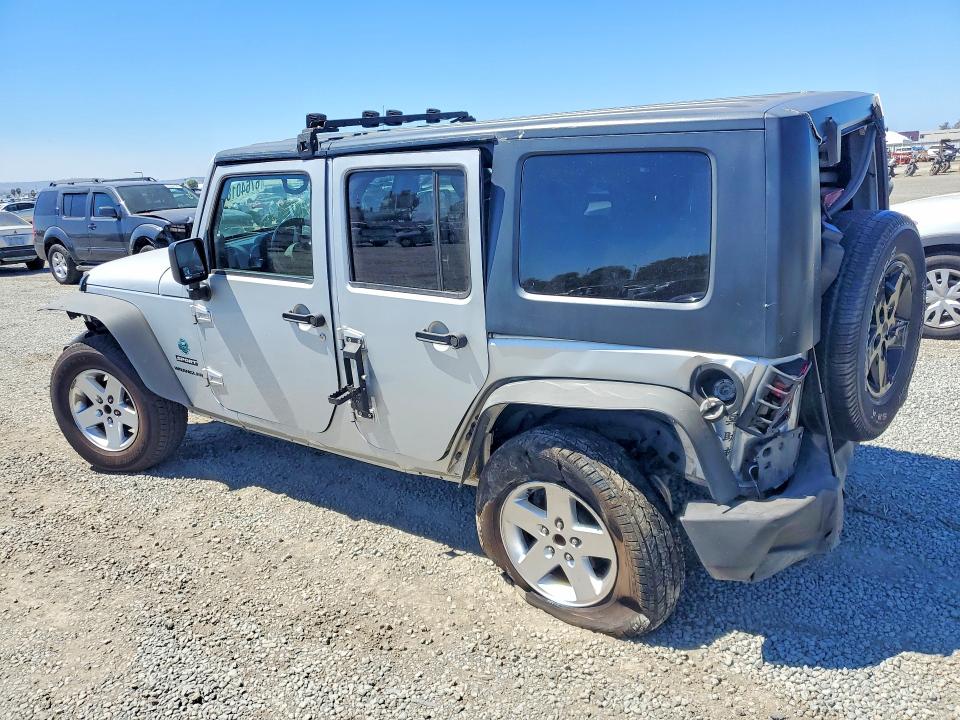 2010 Jeep Wrangler Unlimited მანქანა იყიდება აუქციონზე, vin: 1J4BB3H18AL136310, აუქციონის ნომერი: 67640186