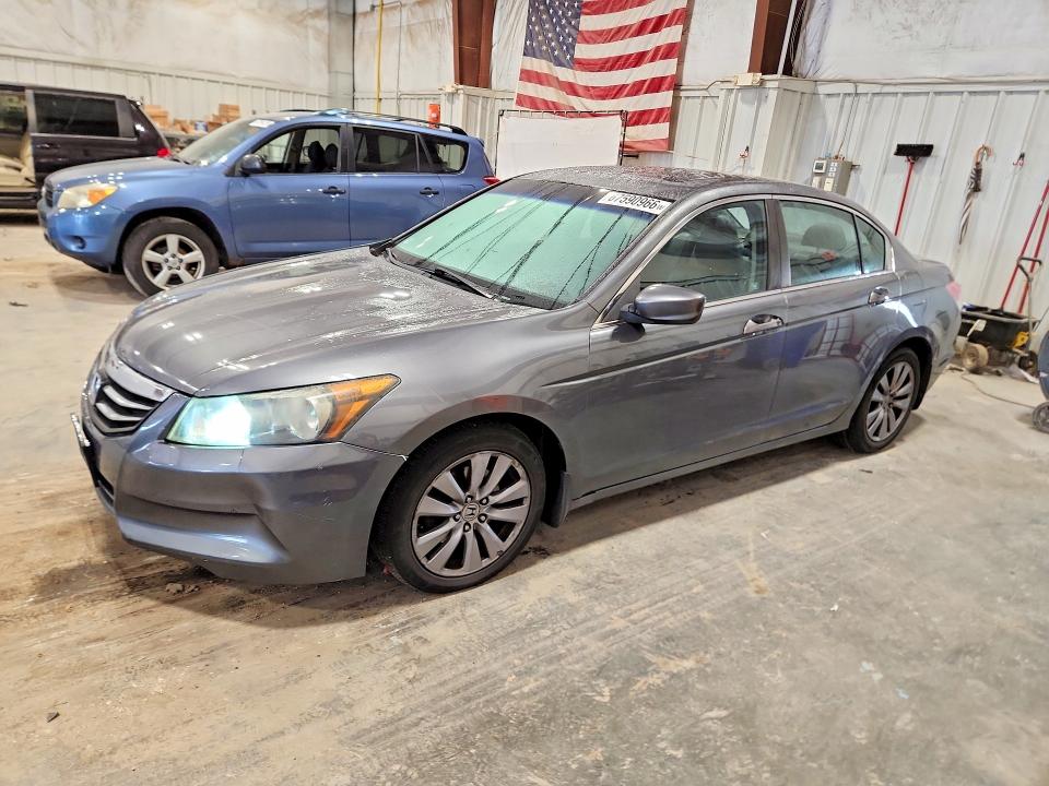 67590966 :رقم المزاد ، 1HGCP2F82BA072463 vin ، 2011 Honda Accord مزاد بيع