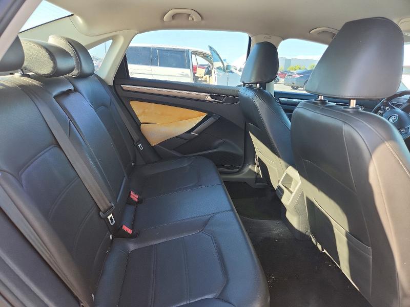 67899316 :رقم المزاد ، 1VWAA7A37JC001761 vin ، 2018 Volkswagen Passat مزاد بيع