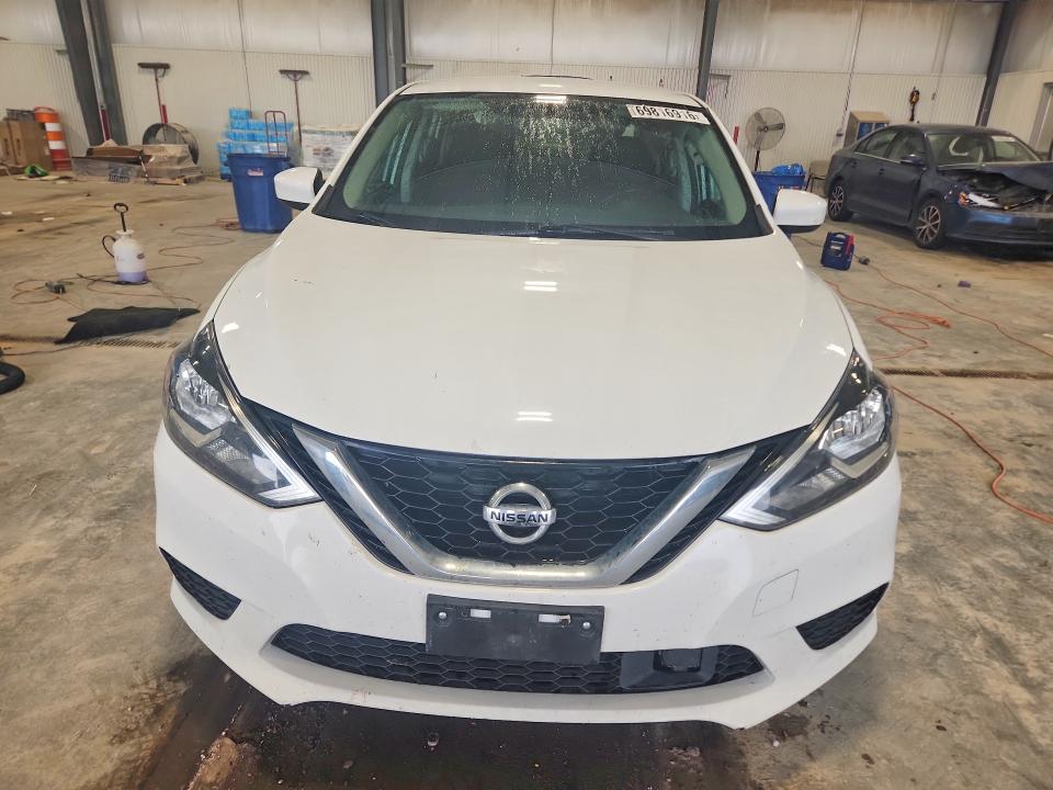 69816916 :رقم المزاد ، 3N1AB7AP4JY205754 vin ، 2018 Nissan Sentra مزاد بيع