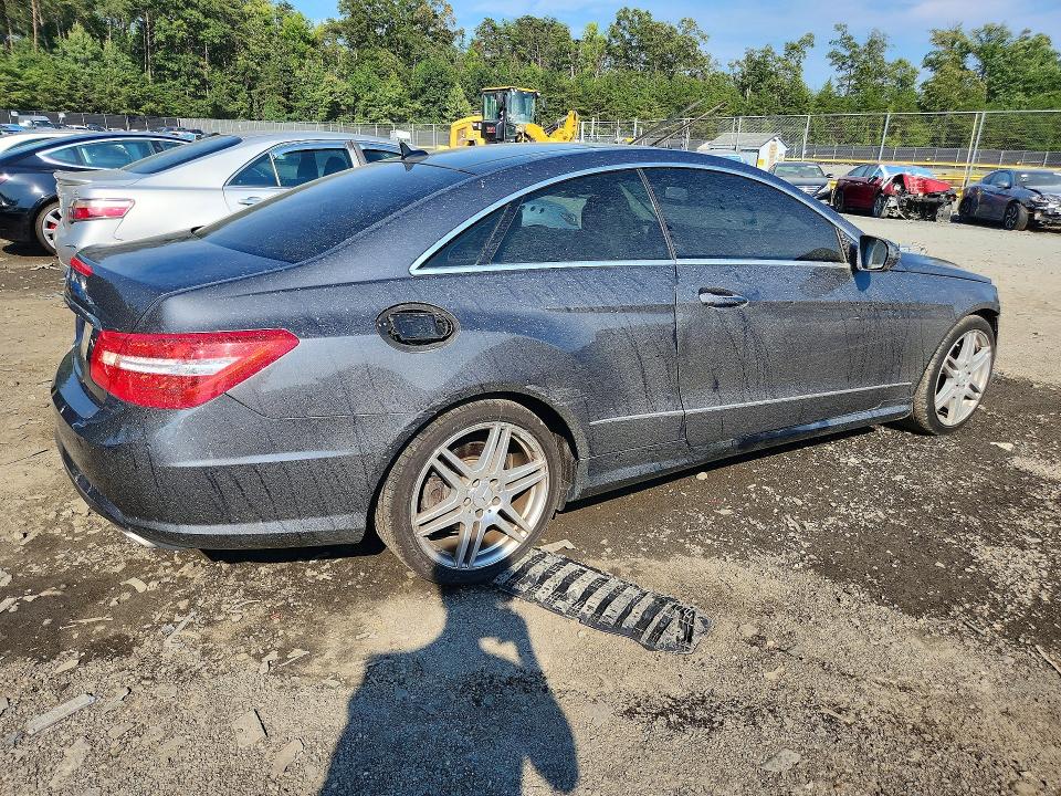 2010 Mercedes-benz E მანქანა იყიდება აუქციონზე, vin: WDDKJ7CB2AF000405, აუქციონის ნომერი: 67704016