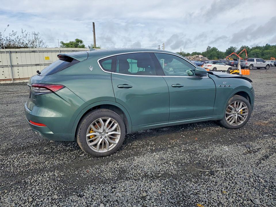 67305856 :رقم المزاد ، ZN661XUA6NX393504 vin ، 2022 Maserati Levante مزاد بيع