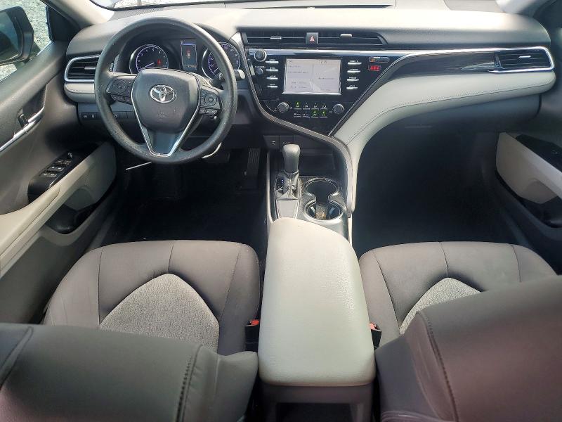 70162996 :رقم المزاد ، 4T1B11HK4JU639005 vin ، 2018 Toyota Camry مزاد بيع