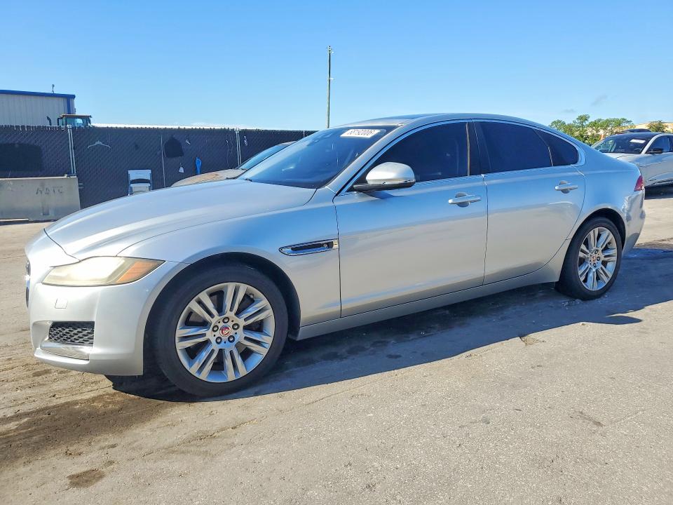 2017 Jaguar Xf მანქანა იყიდება აუქციონზე, vin: SAJBD4BVXHCY42479, აუქციონის ნომერი: 68192006