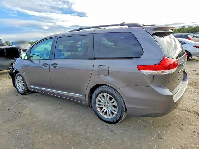 Продажа на аукционе авто 2014 Toyota Sienna, vin: 5TDYK3DCXES428827, номер лота: 70607826