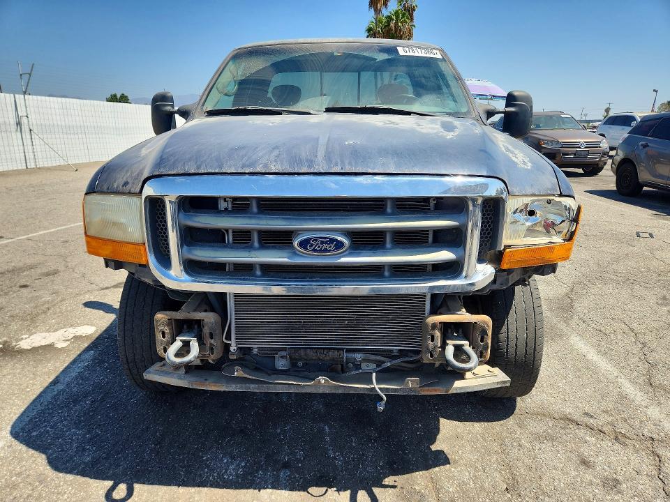 67817386 :رقم المزاد ، 1FTNX21L52EA85056 vin ، 2002 Ford F250 مزاد بيع