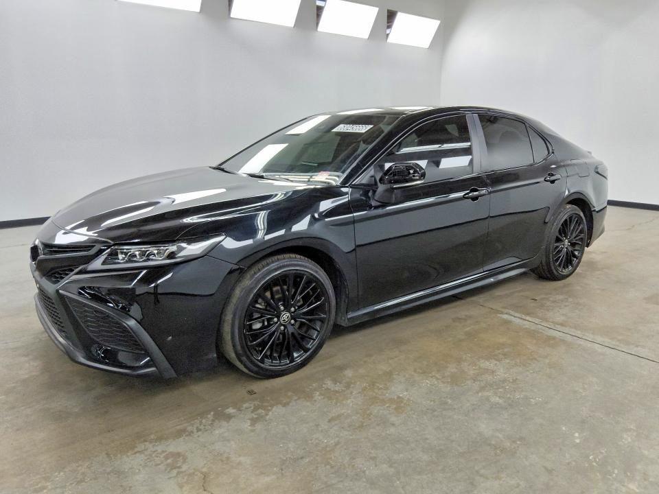 Auction sale of the 2022 Toyota Camry, vin: 4T1G11AK9NU039649, lot number: 68045666