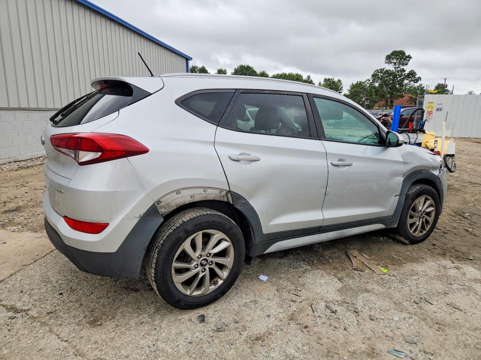 2017 Hyundai Tucson მანქანა იყიდება აუქციონზე, vin: KM8J3CA44HU483779, აუქციონის ნომერი: 69898916