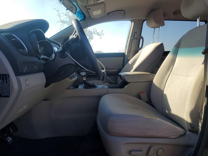 69995556 :رقم المزاد ، KNDMB5C15J6407100 vin ، 2018 Kia Sedona مزاد بيع
